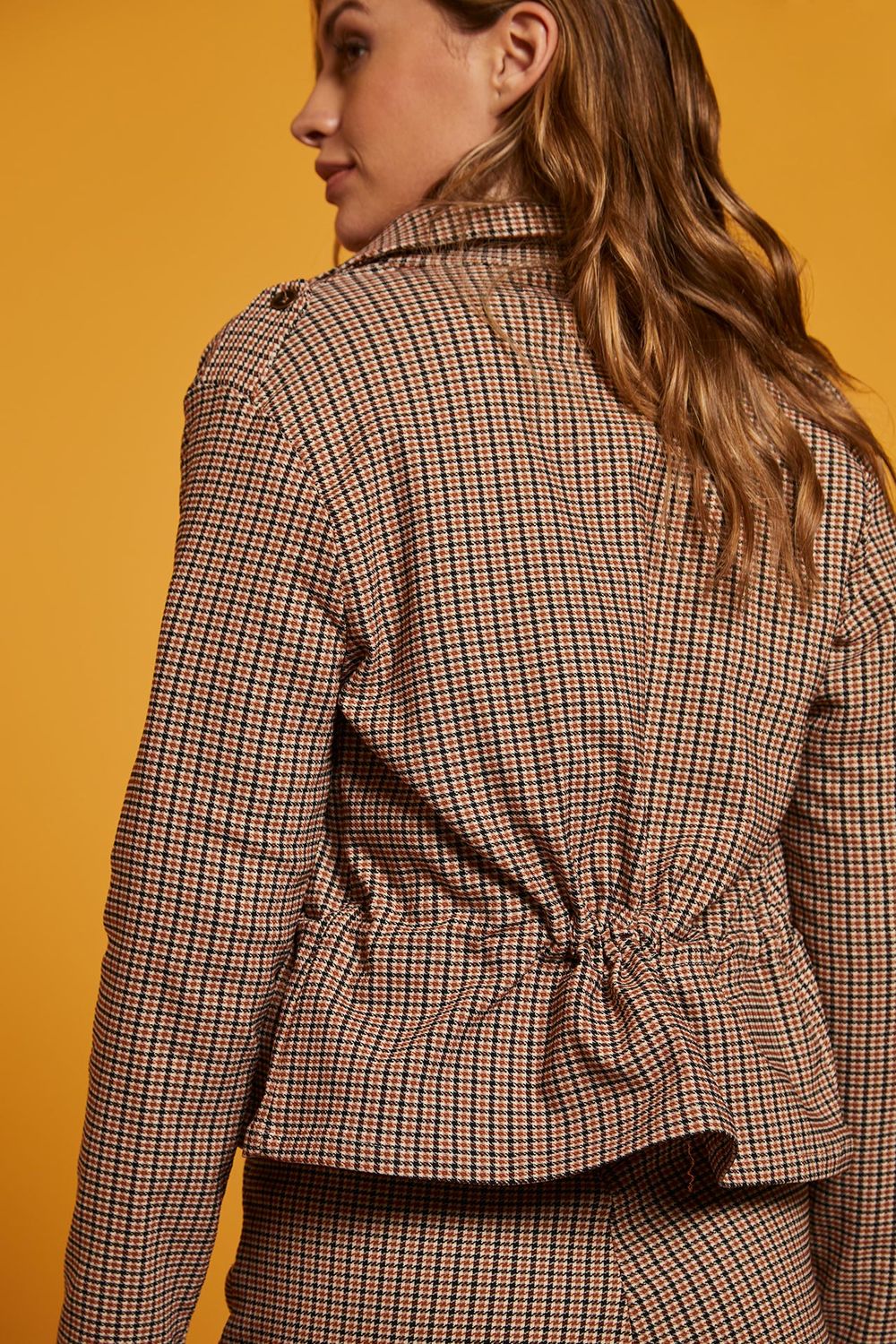 chaqueta-lipa-camel-38